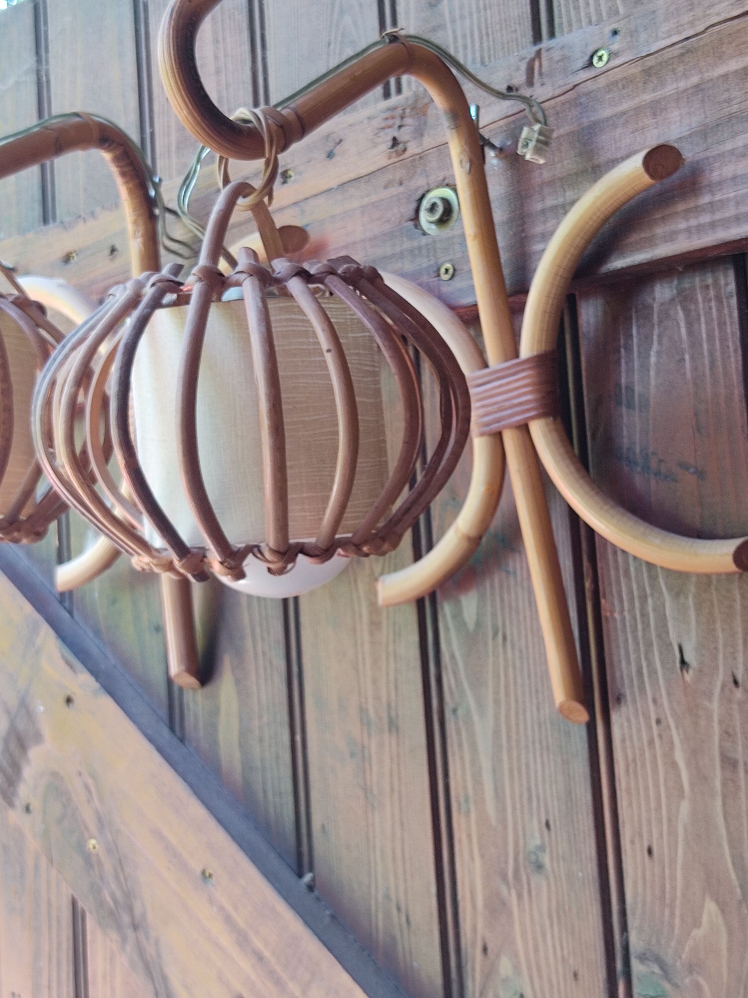 Paire d'appliques rotin vintage