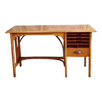 Old 1900 trade furniture in bent wood