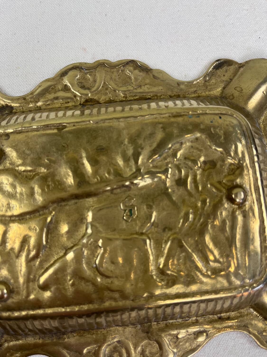Cendrier lion en bronze