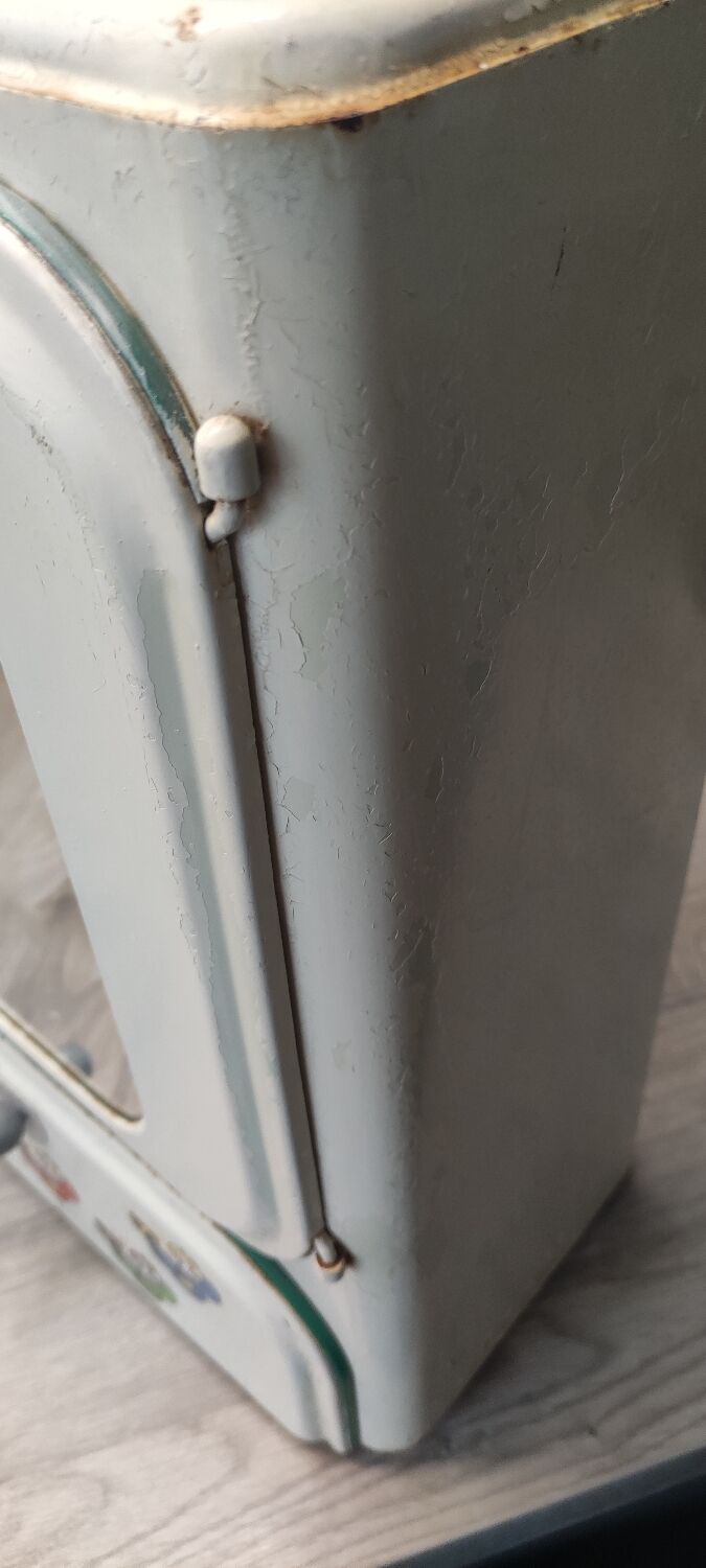 Vintage sheet metal medicine cabinet