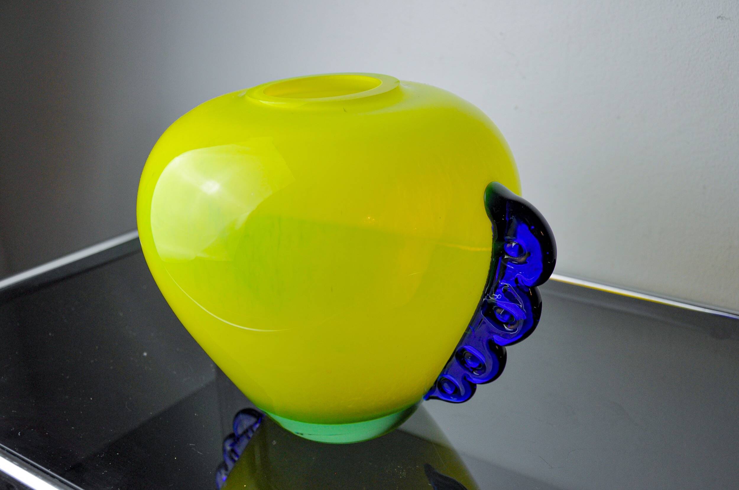Vase Orecchio en verre de Murano, verre souflé jaune et bleu, Italie, 1970