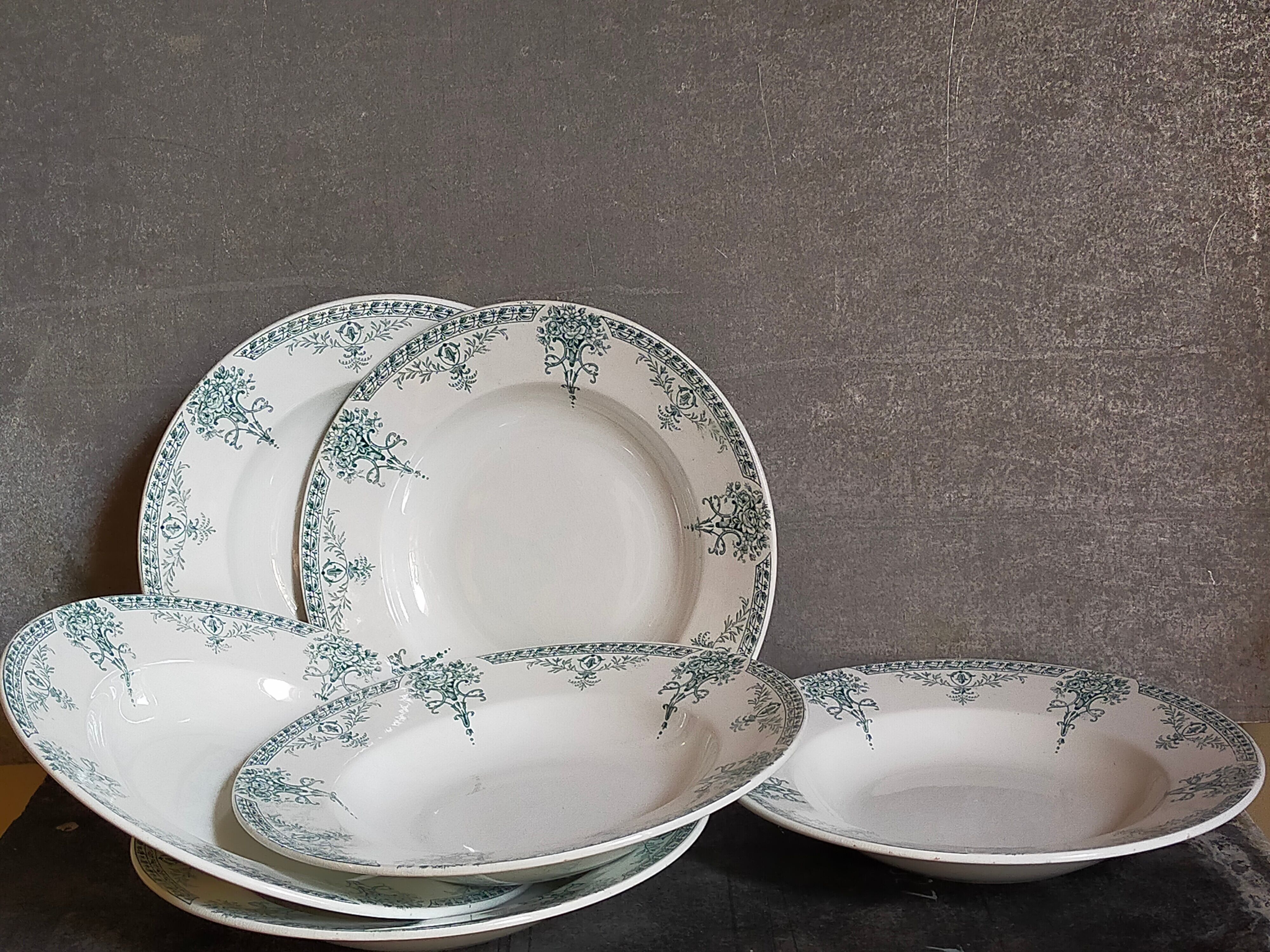 Six iron earth plates from Lunéville model LUGANO old old
