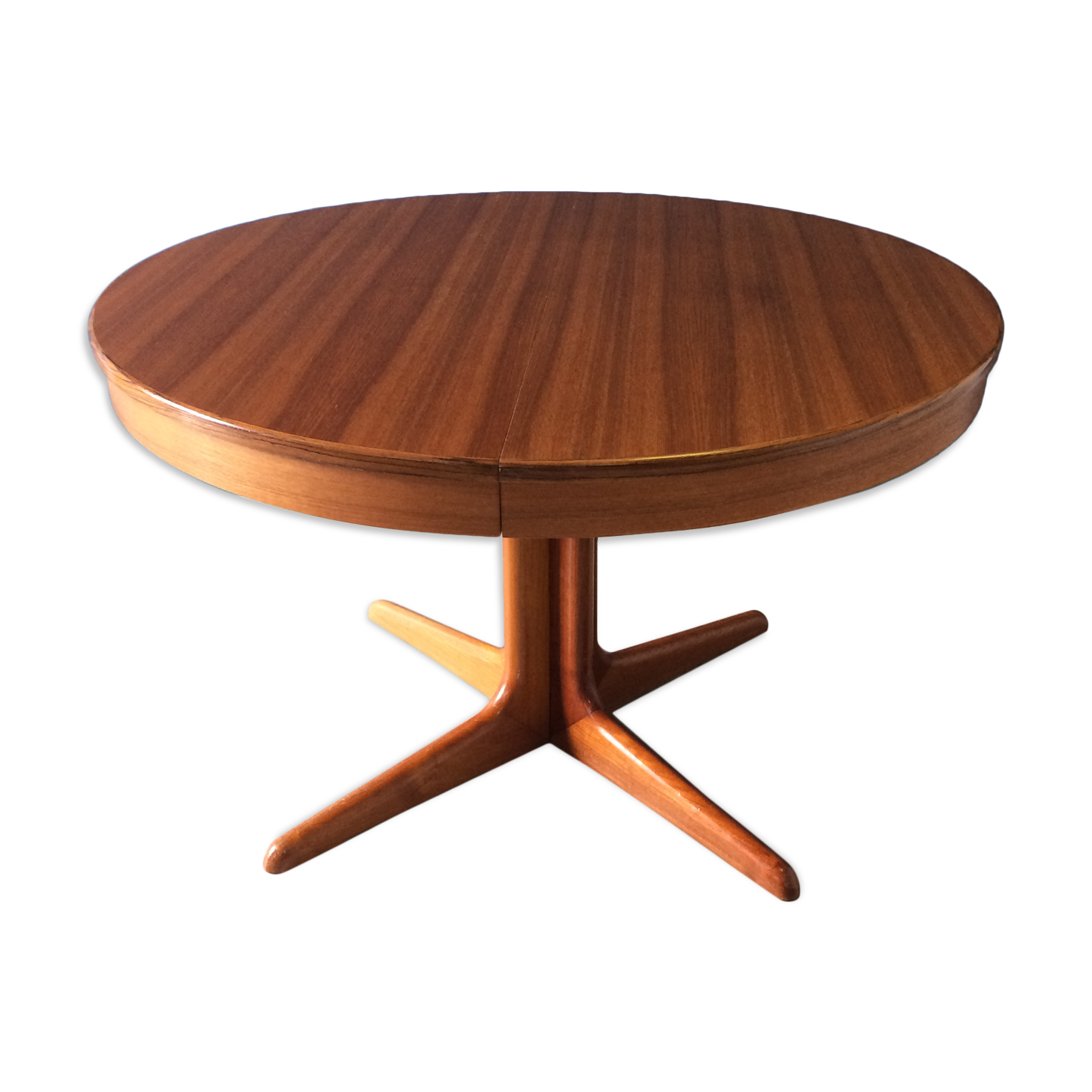 Baumann round extensible table with extensions