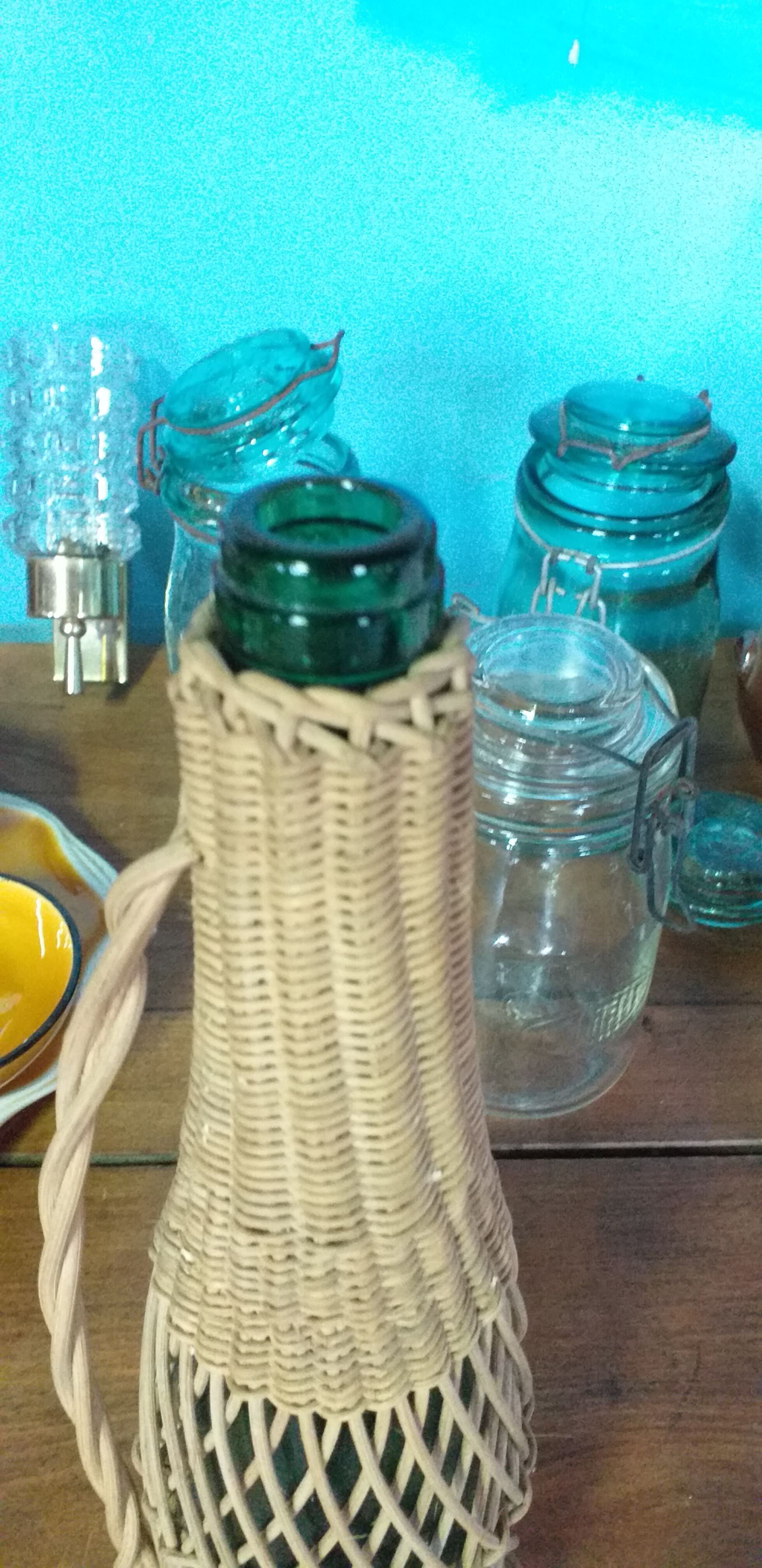 Wicker entourage service decanter