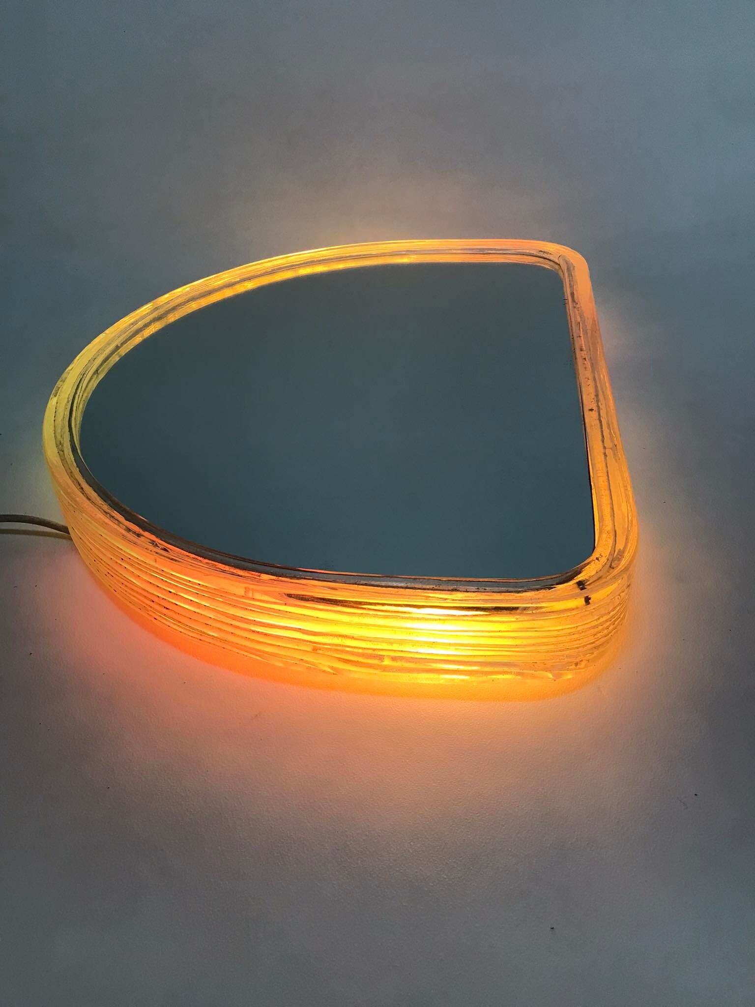 Paire de miroirs muraux lumineux, années 60/70