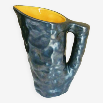 Enamelled ceramic pitcher, design from the 50s/60s, signed "La Poterie Perigordine"