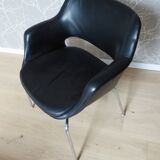 Armchair with leather and chrome armrests