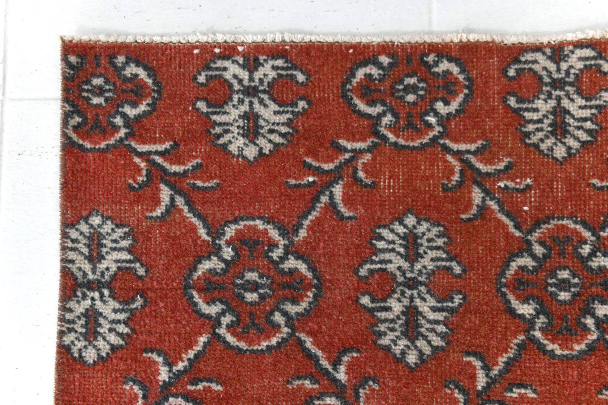 2x9 Red & Dark Blue Floral Vintage Runner Rug, 75x285Cm SK 23566