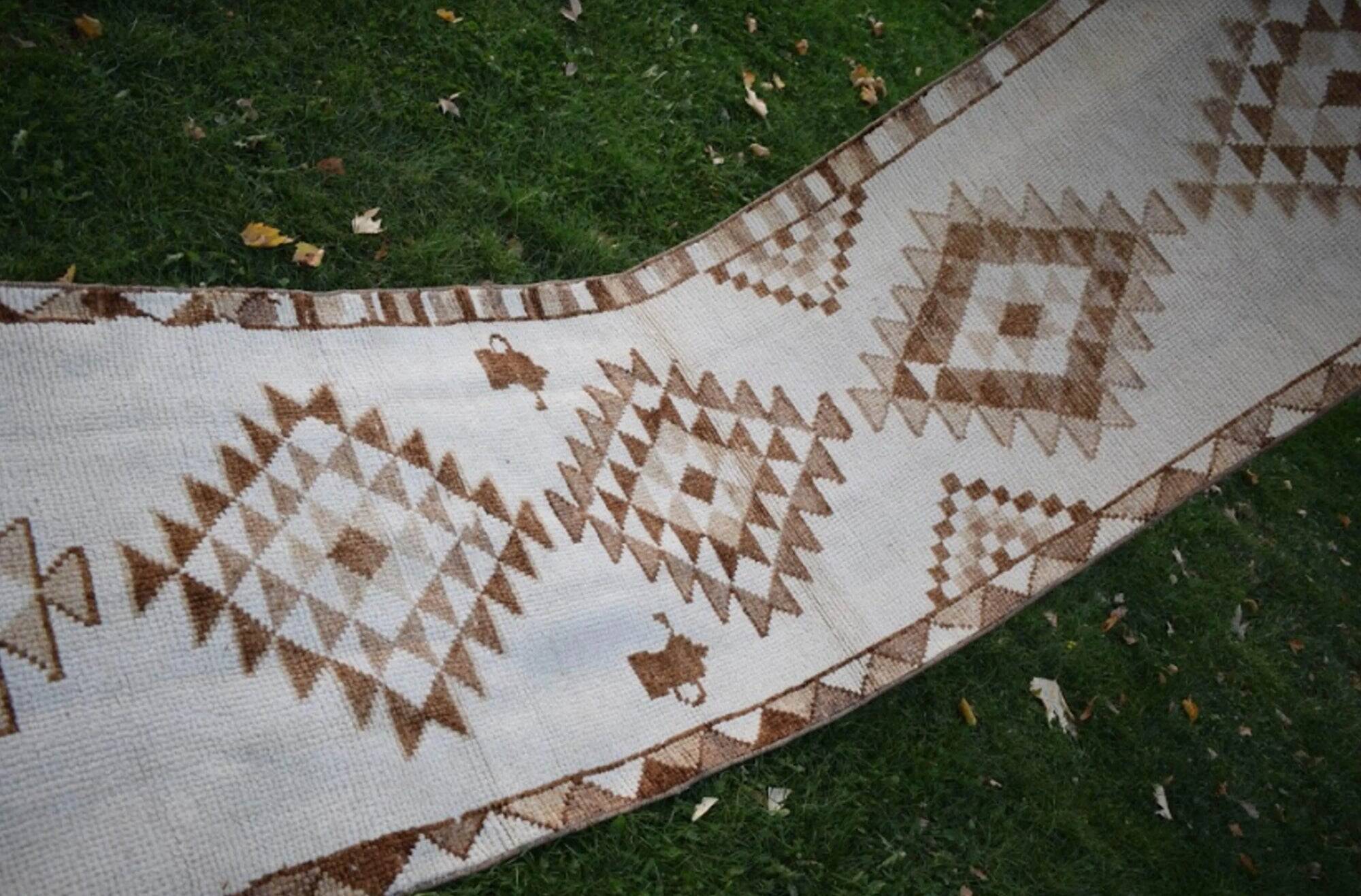Vintage Turkish hallway rug 90x404 cm