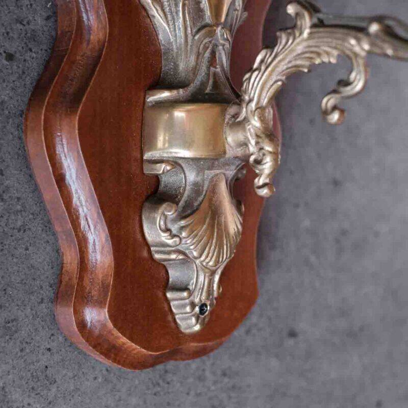 Paire d’appliques murales vintage, style Louis XV, en métal patiné et bois