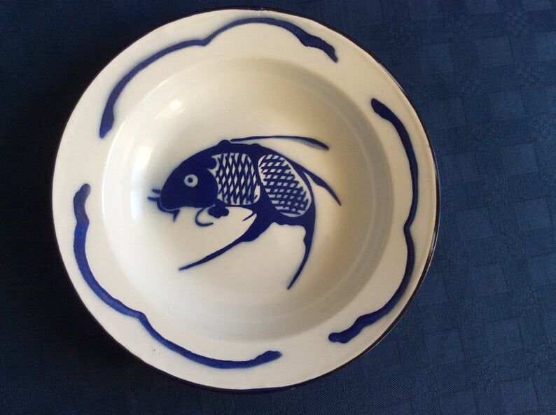 Set of 2 hollow plates enamelled white vintage basins