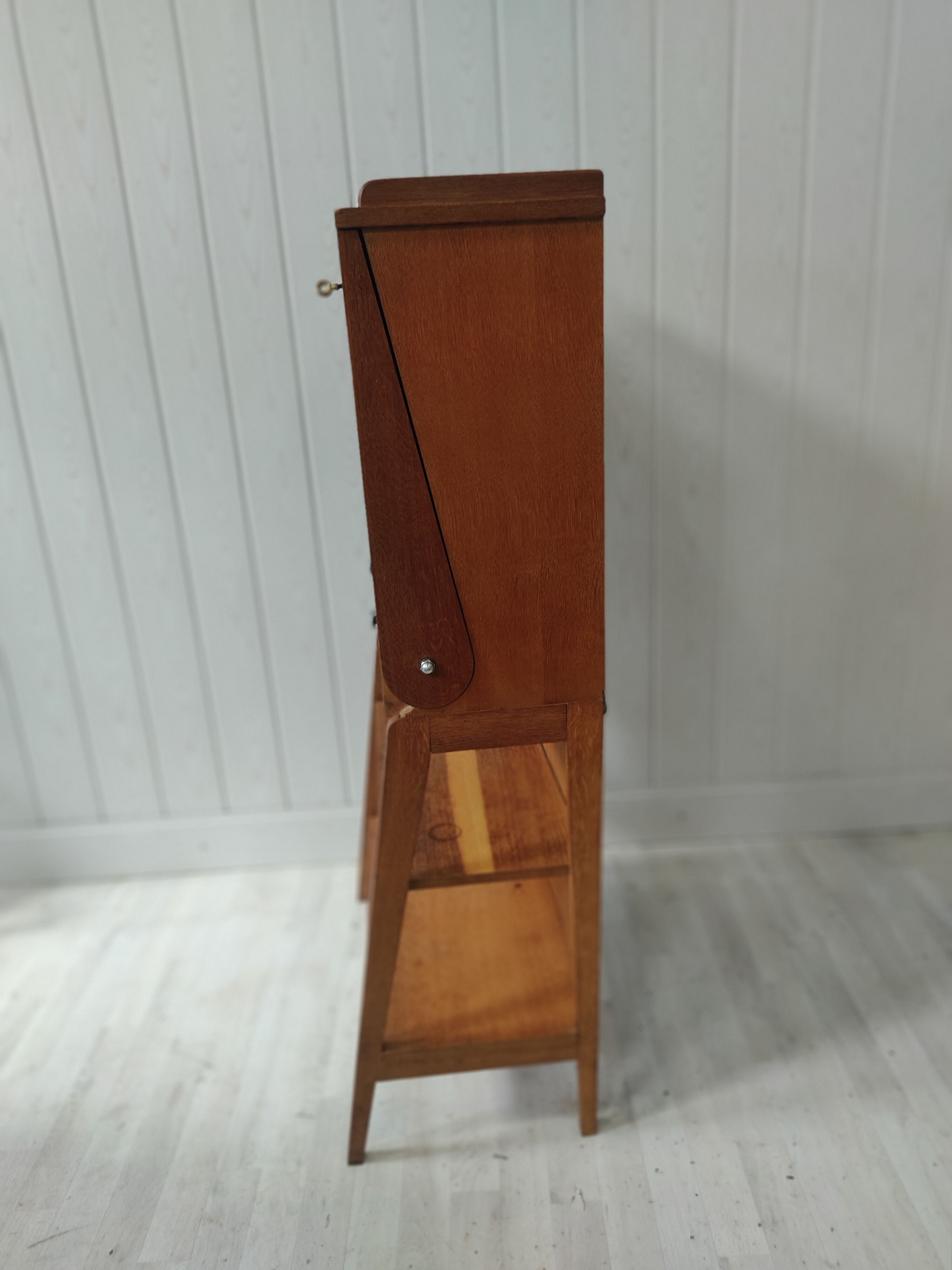 Secretary vintage compass feet