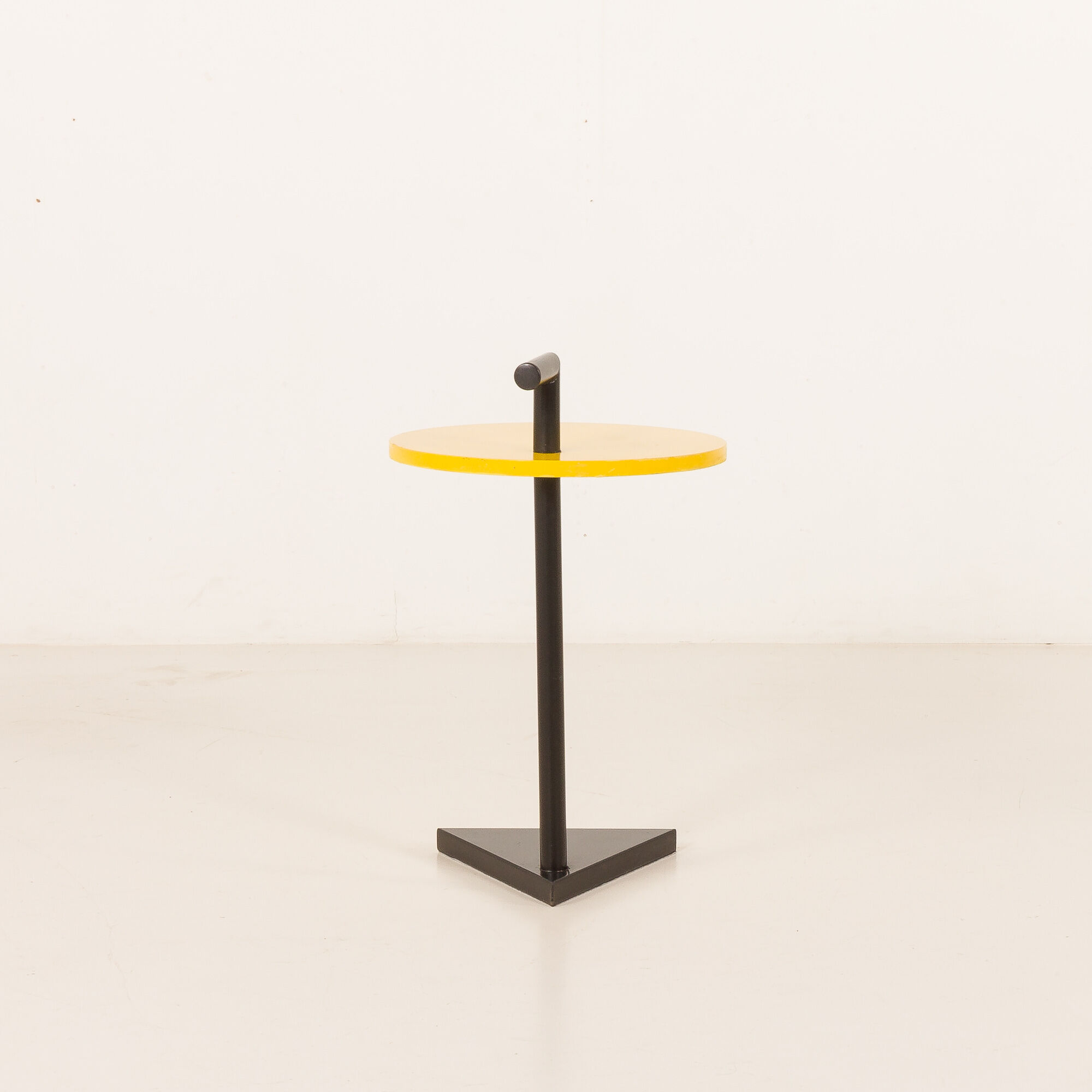 Memphis Milano style side table, Italy 1980s