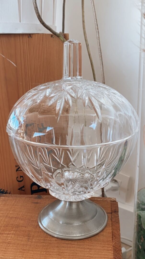 Candy chiseled glass and tin