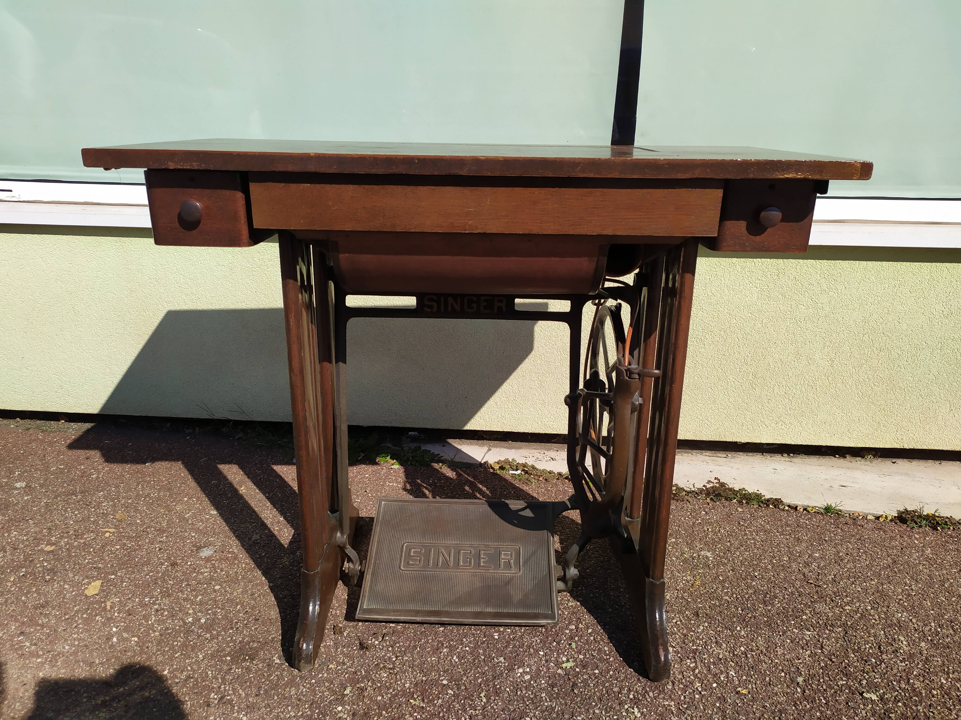 Meuble pour machine a coudre Singer - petit Bureau