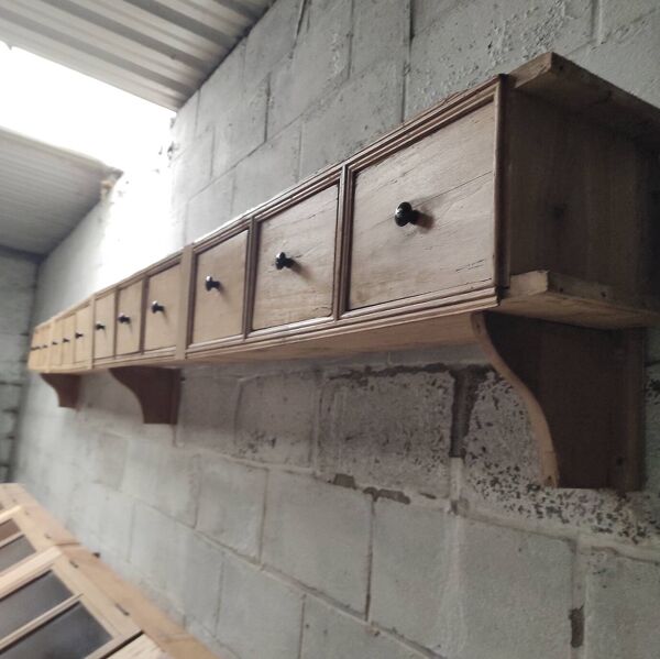 Meuble d'épicerie ancien   Meuble de rangement vintage   Caractère et fonctionnalité