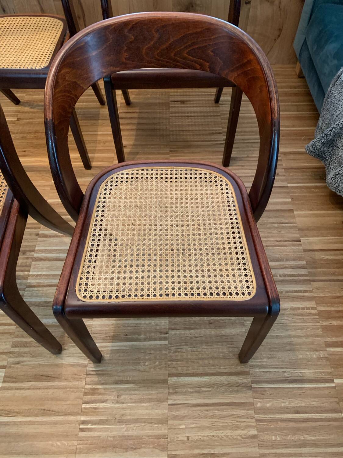 Baumann table and chair set