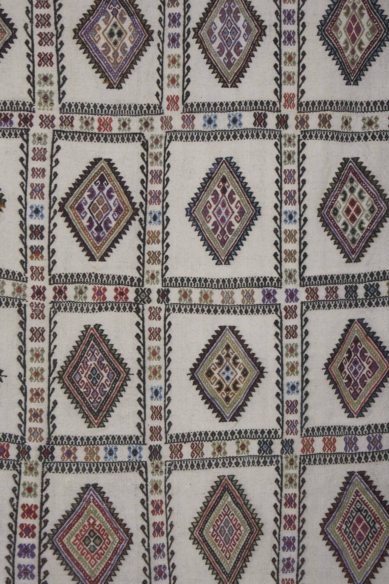 Vintage Turkish kilim, handwoven, 149x208 cm.