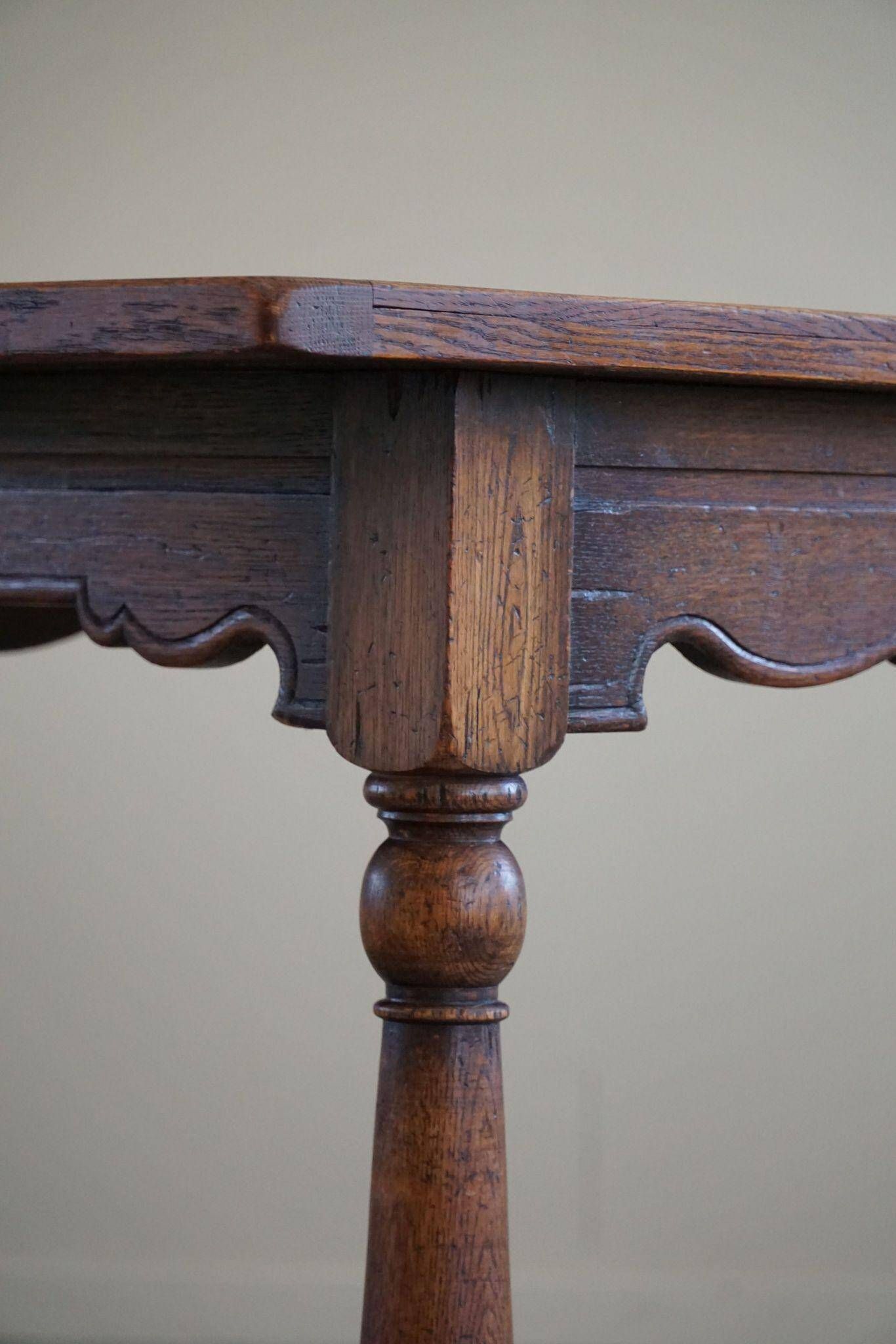 Bureau / Table à manger par ébéniste danois en chêne, style baroque, années 1970