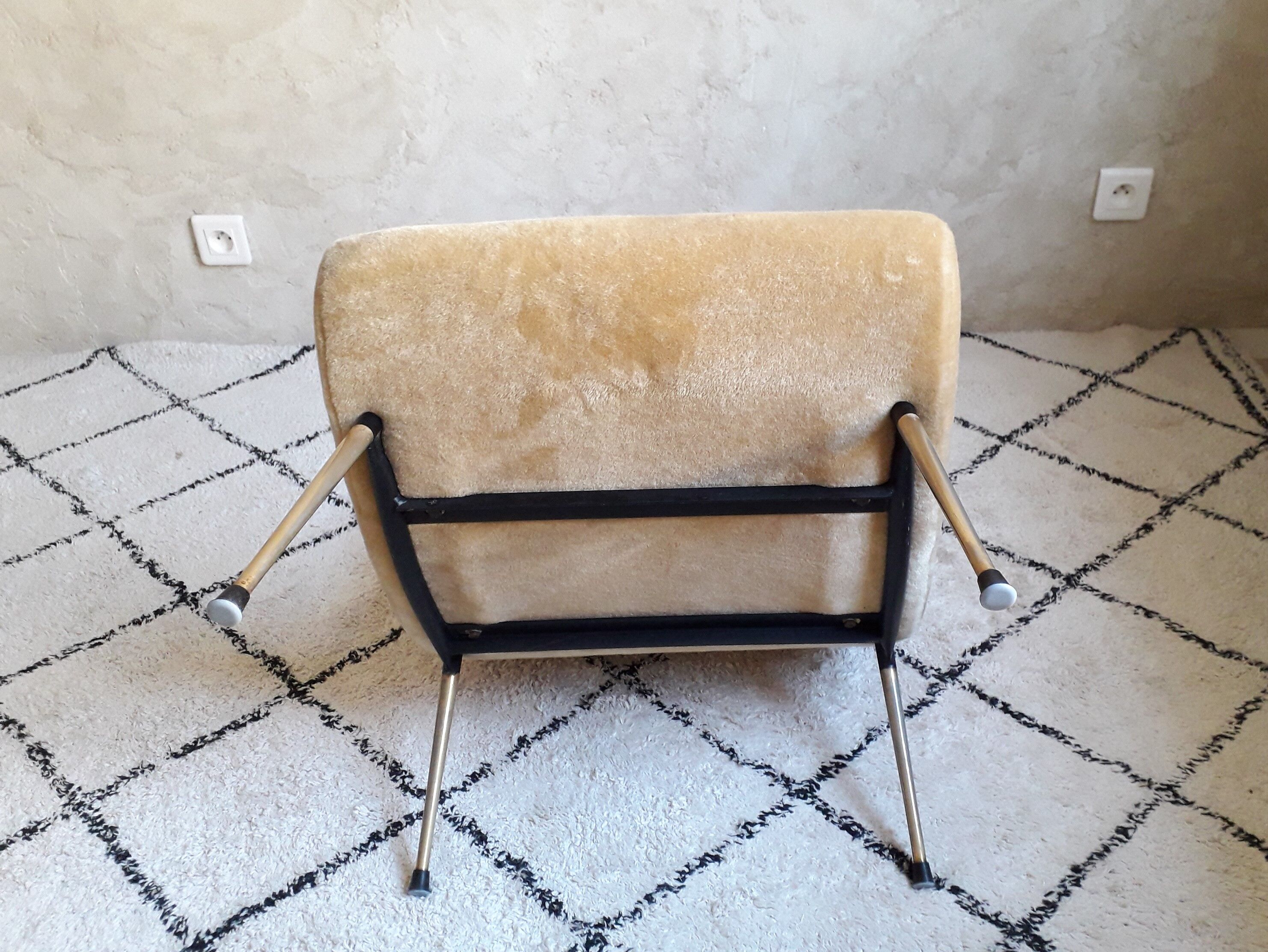 Pelfran chair, Kiss model