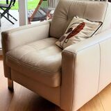 3/4 seater leather sofa + armchair – very good condition – value 3,261 euros