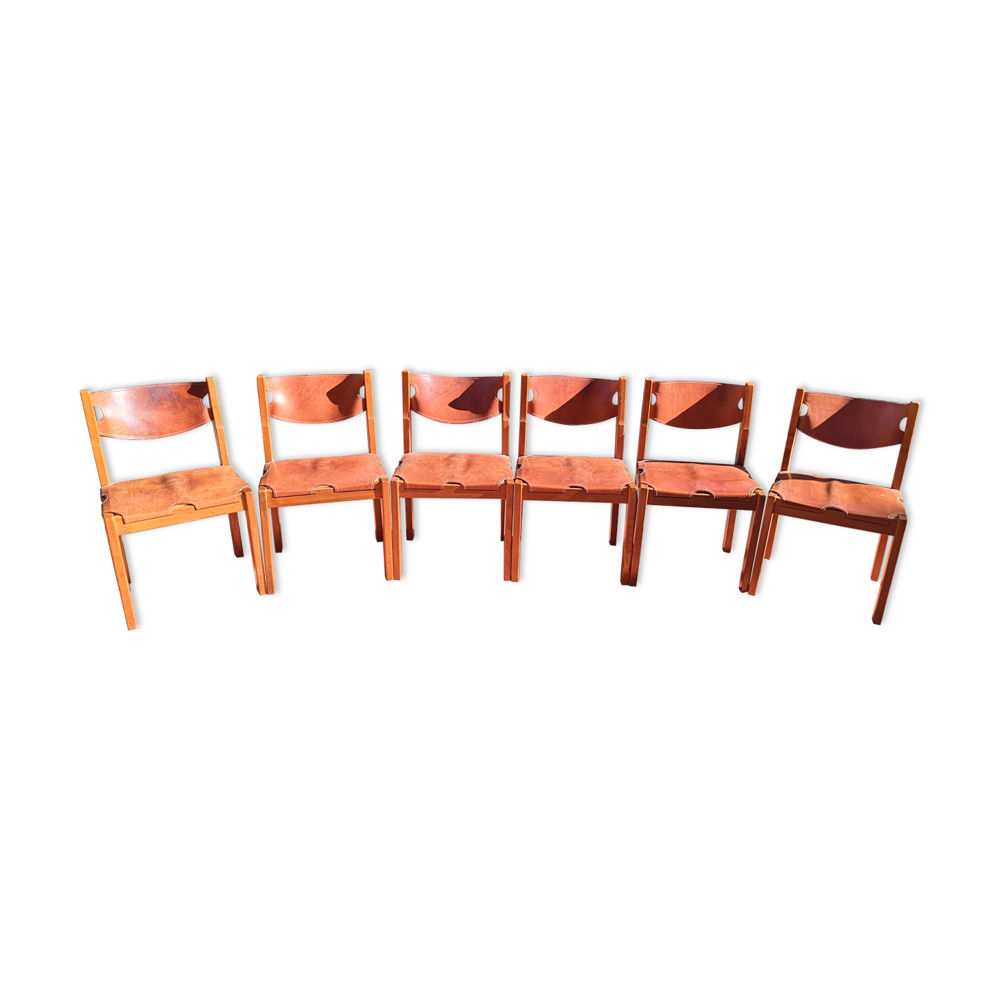 Series of 6 elm and leather chairs from the Maison Regain 60s
