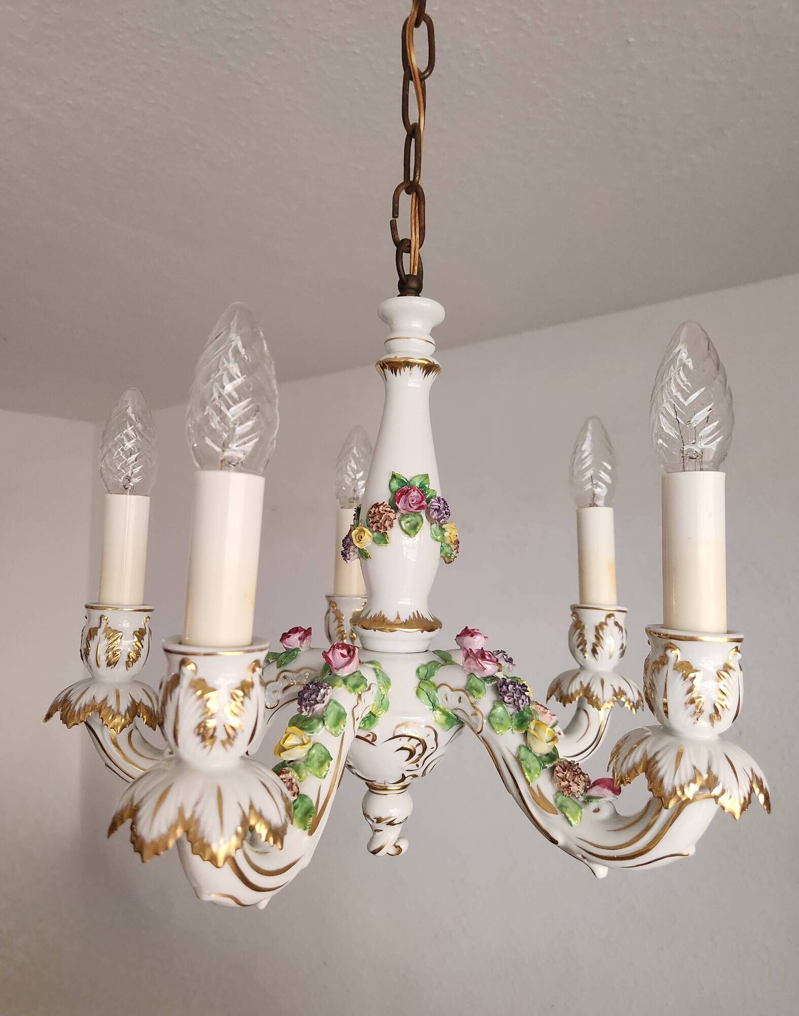 Handgeformt vergoldet vintage Porzellan Kronleuchter Capodimonte 1960er