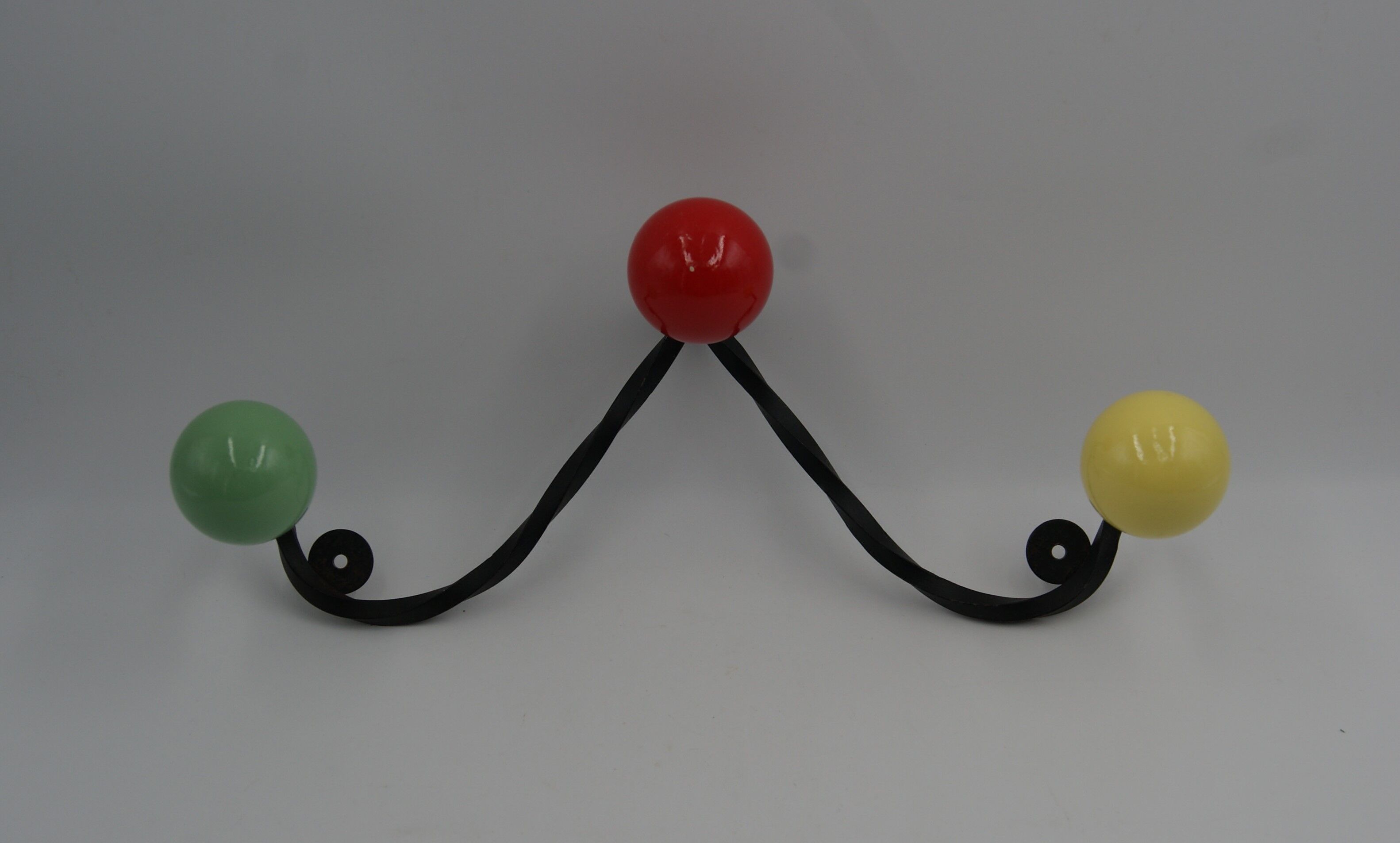 Wall ball coat rack