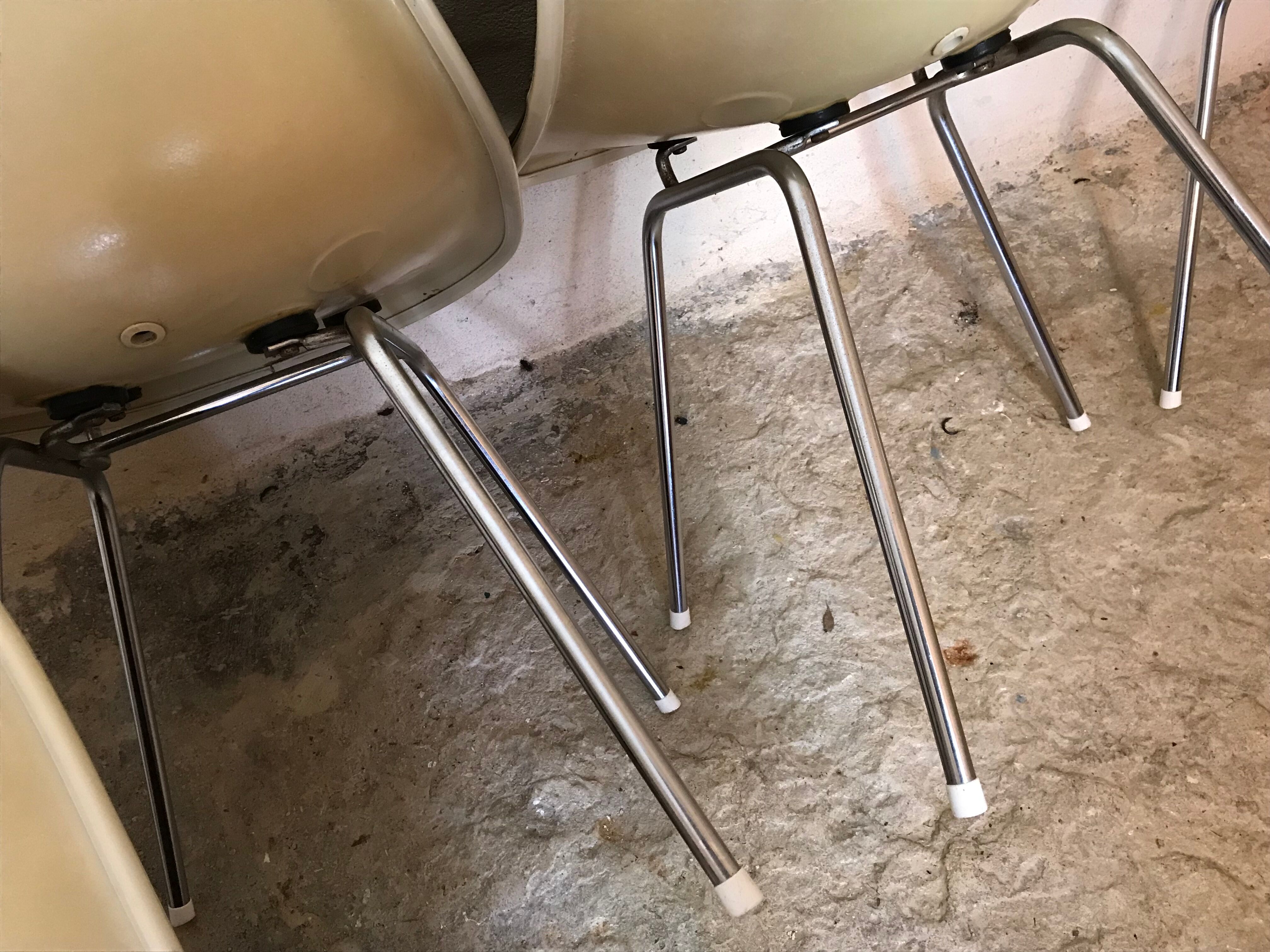 Set of 6 Charles and Ray Eames chairs for Herman Miller, 1960-70's