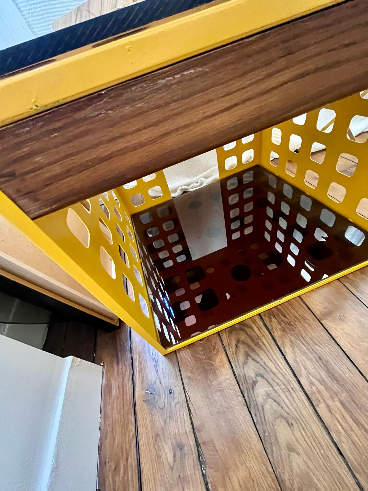 Table basse jaune