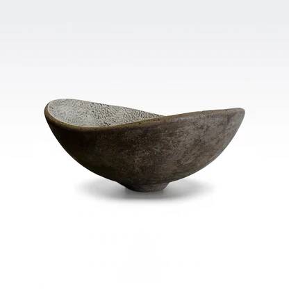 Fuji - artisanal pot in mineral cement – Wabi-Sabi style