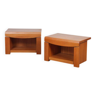 Pair of elm bedside tables, French work from the 1980s.