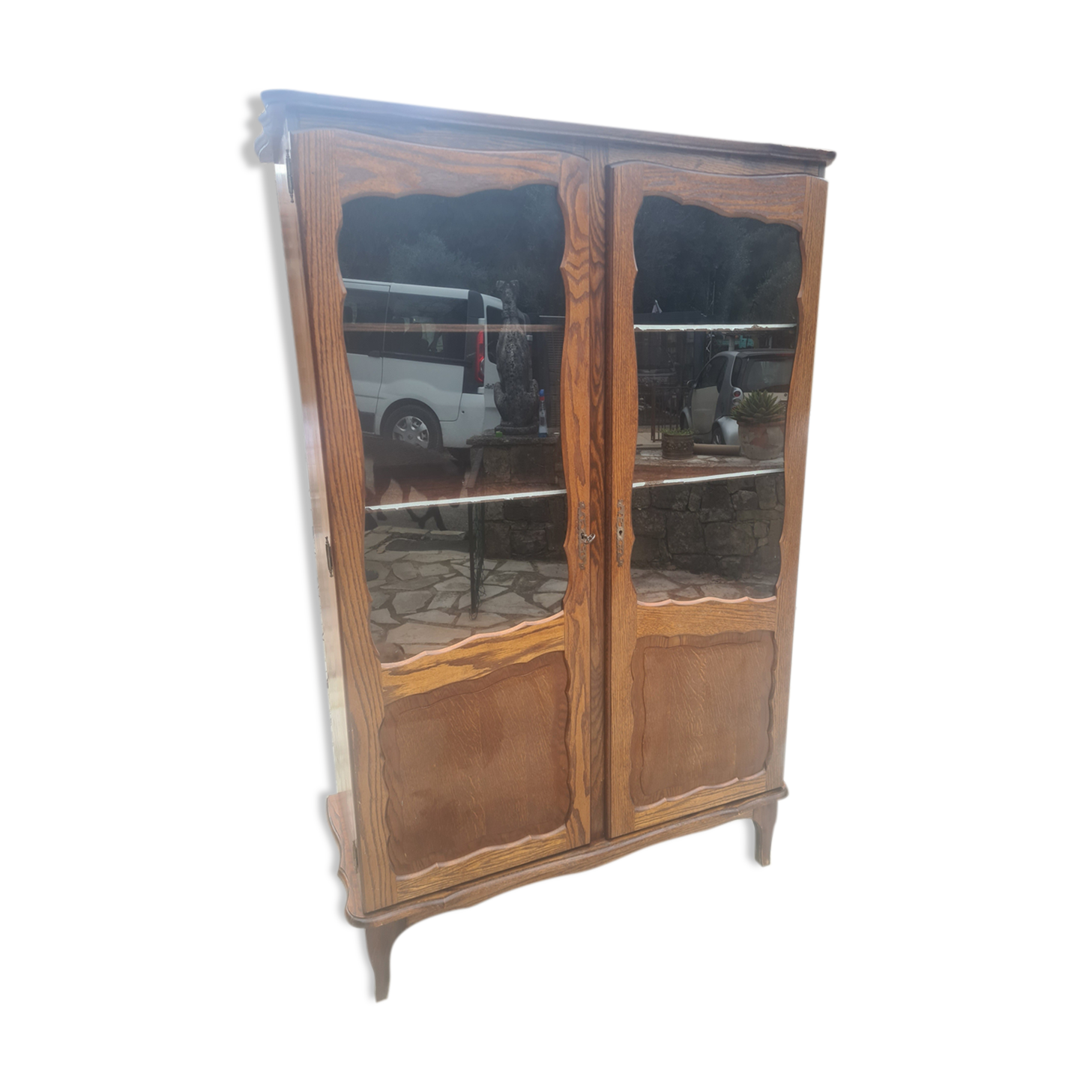 Armoire avec portes vitrées