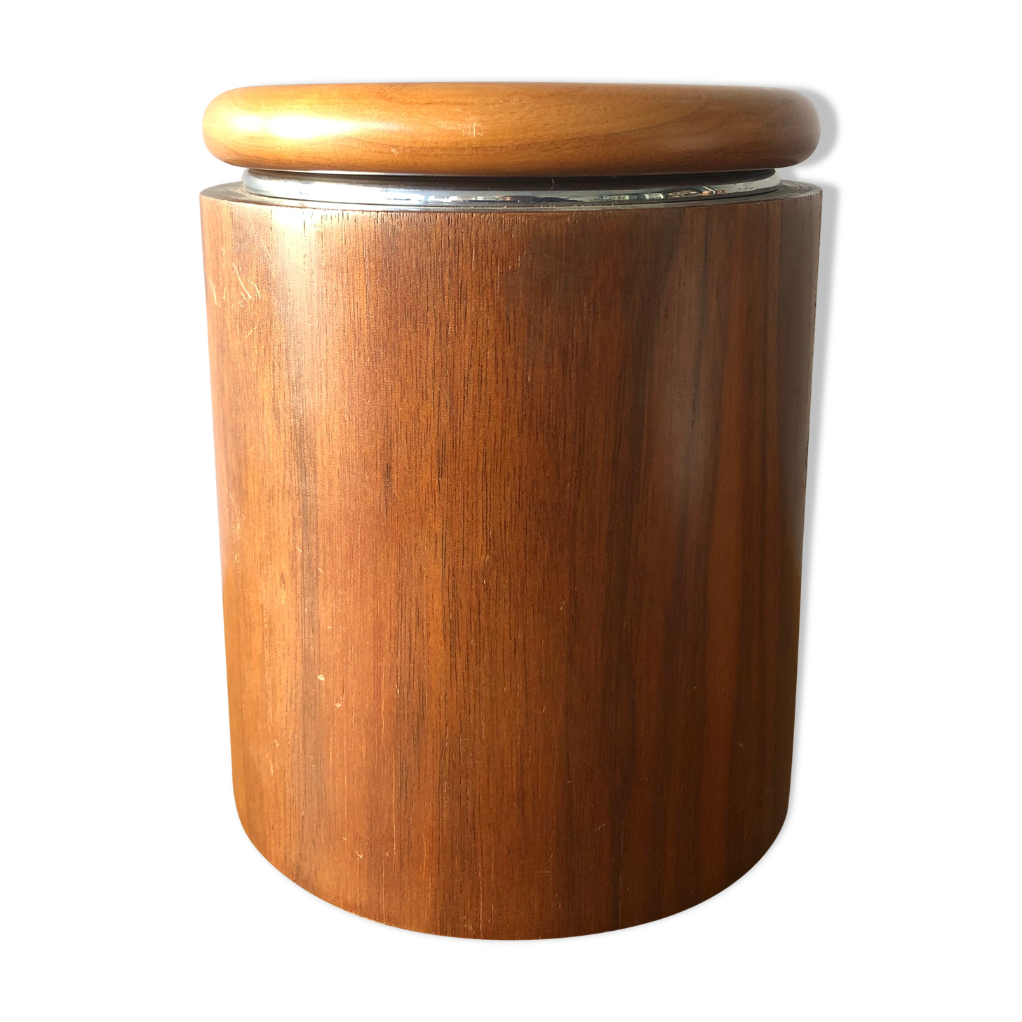 Old tobacco pot, necessary smoker