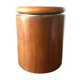 Old tobacco pot, necessary smoker