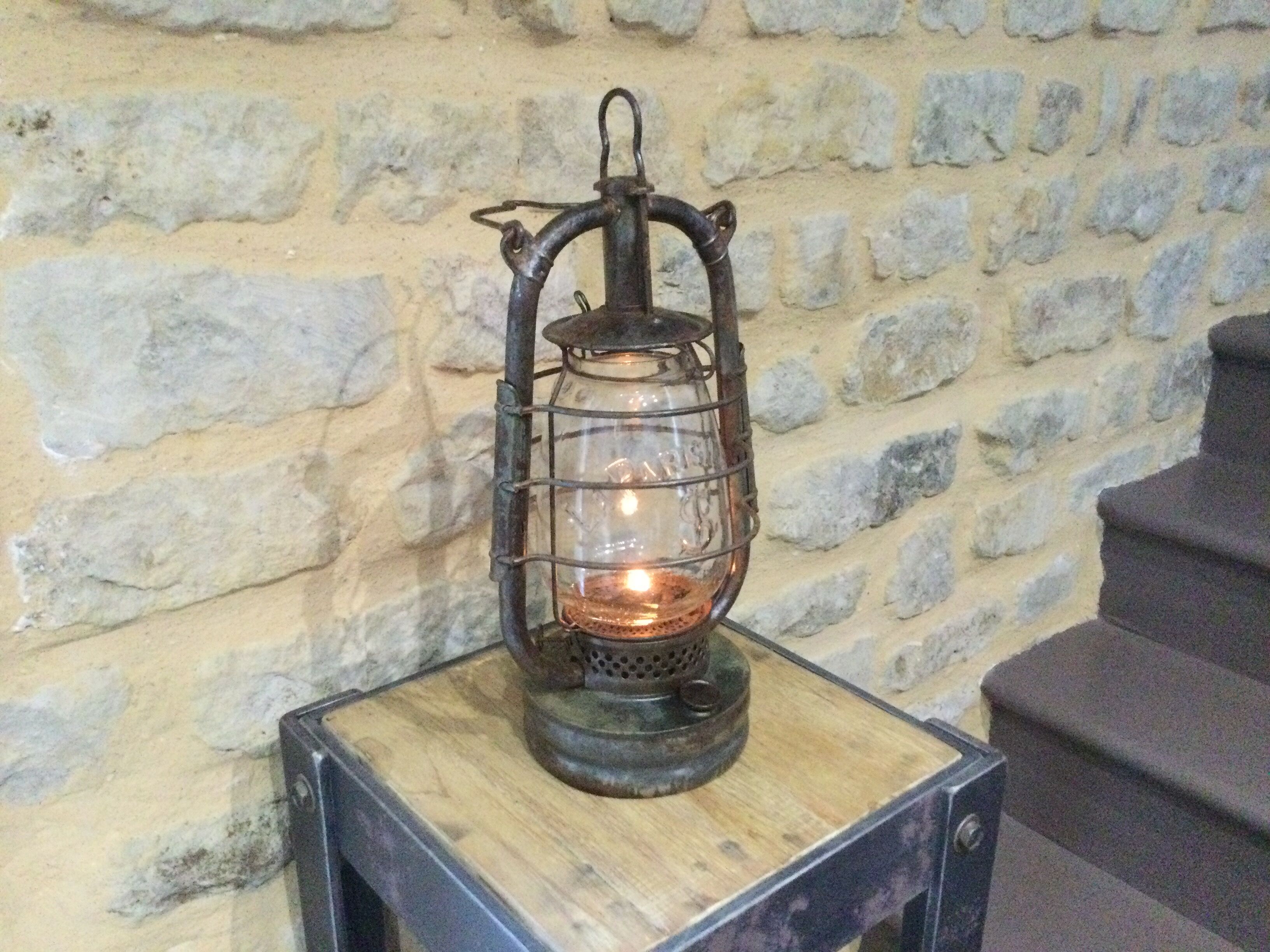 Kerosene lamp The Parisian beautiful condition
