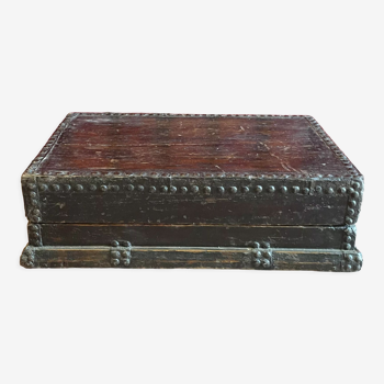 Ancienne malle cloutée en bois du 19éme dynastie qing belle patine