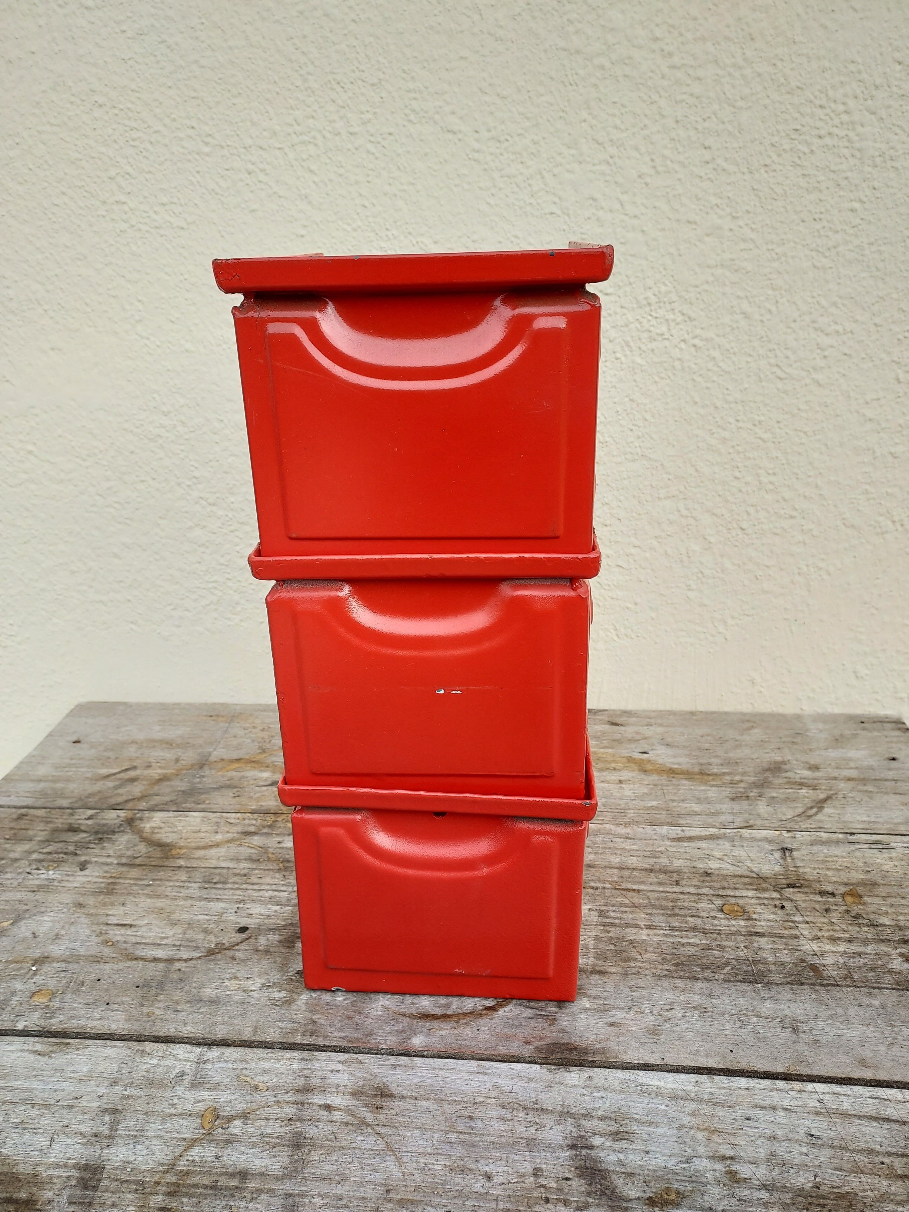 3 Schafer bin lockers