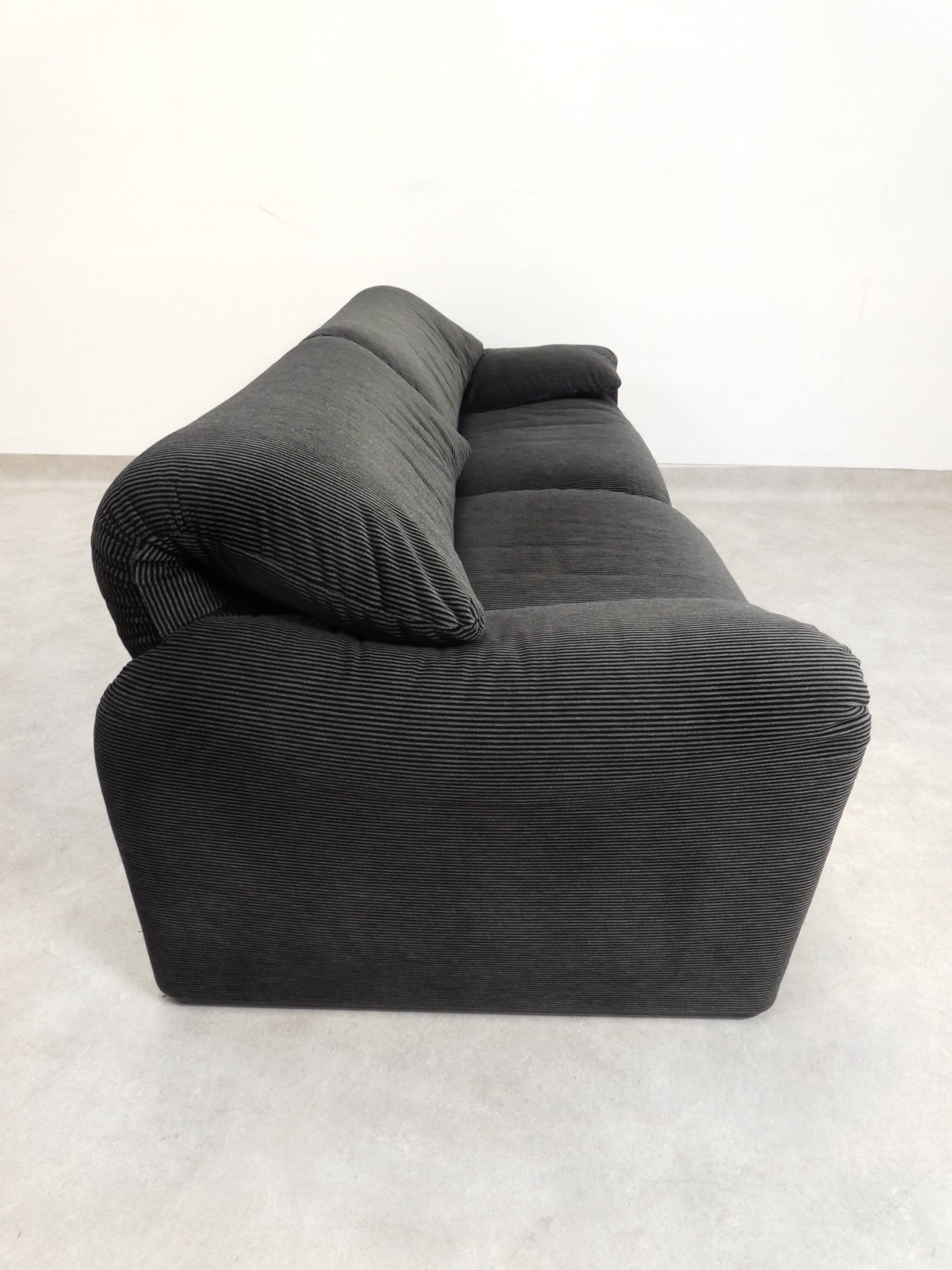Cassina Maralunga 2.5-seater bicolour black/grey sofa