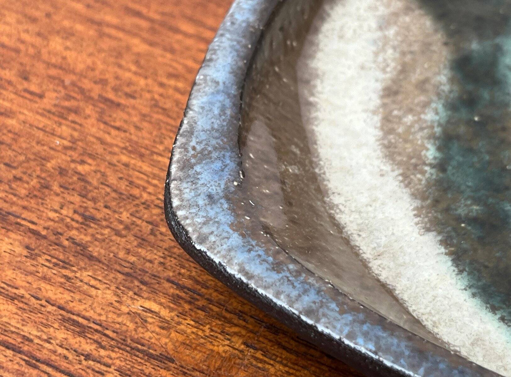 Danish studio pottery bowl in mid-century style by Kerrn Jespersen Lyngby, 1960s.