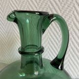 Carafe en verre verte forme bombée