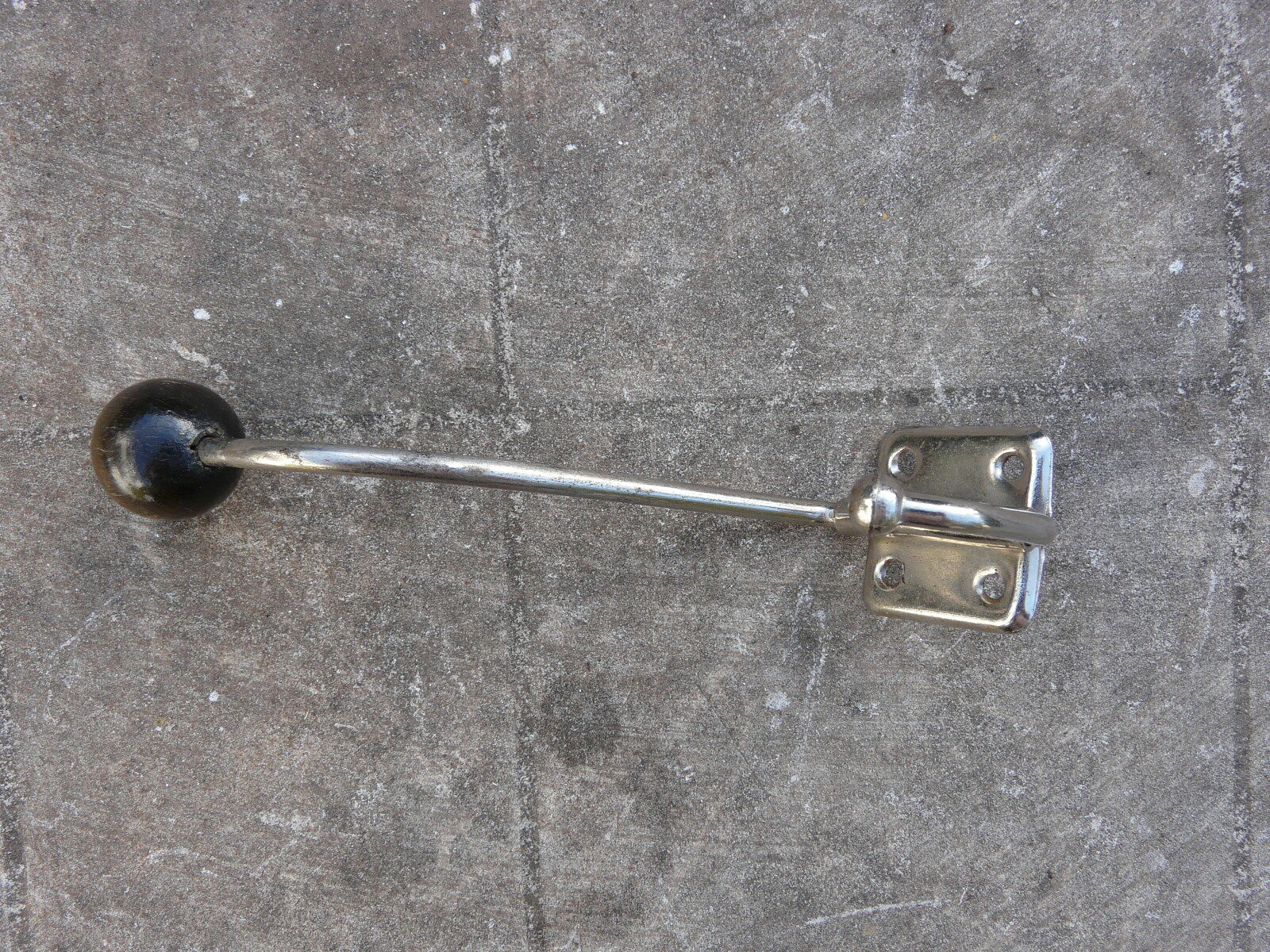 Double patère en bois et métal porte manteau