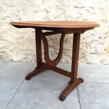 Folding round table winemaker