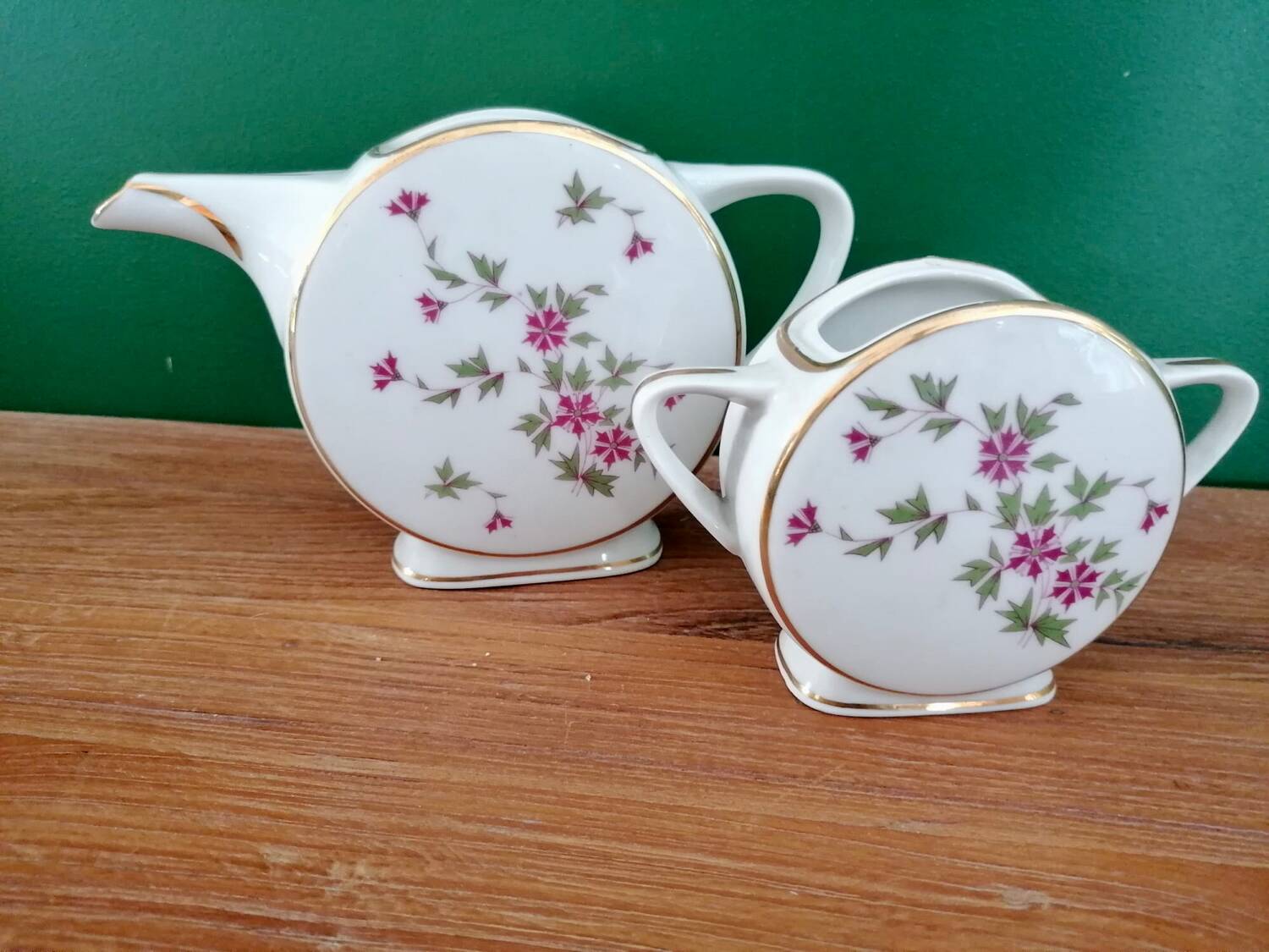 Teapot and sugar bowl