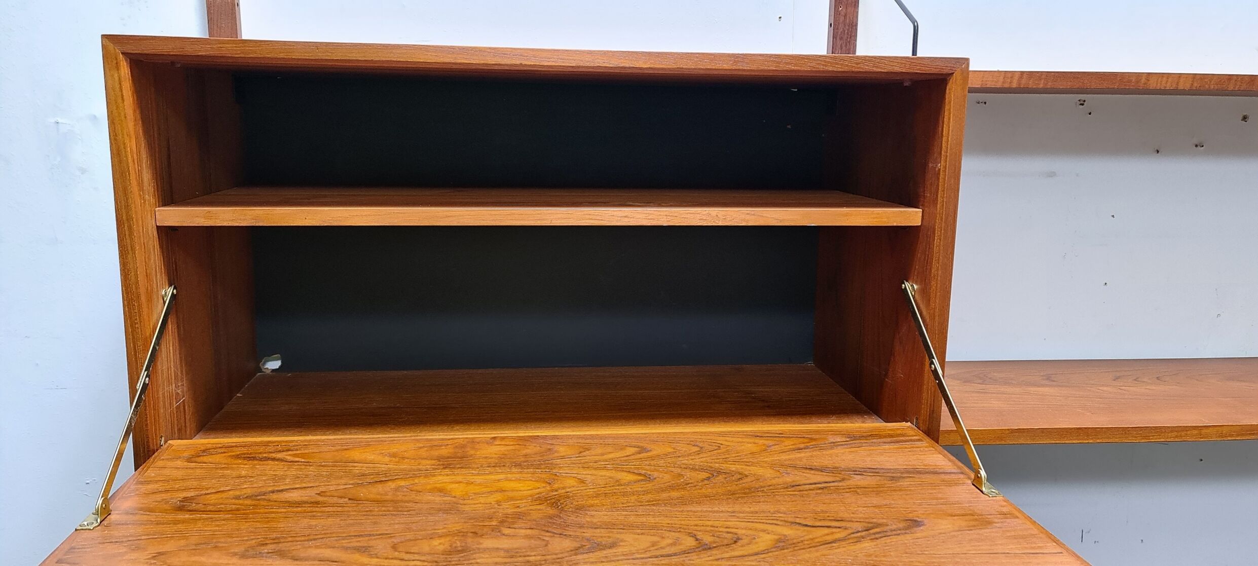 Bibliothèque murale en teck vintage