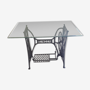 Table décorative en fer forgé et verre