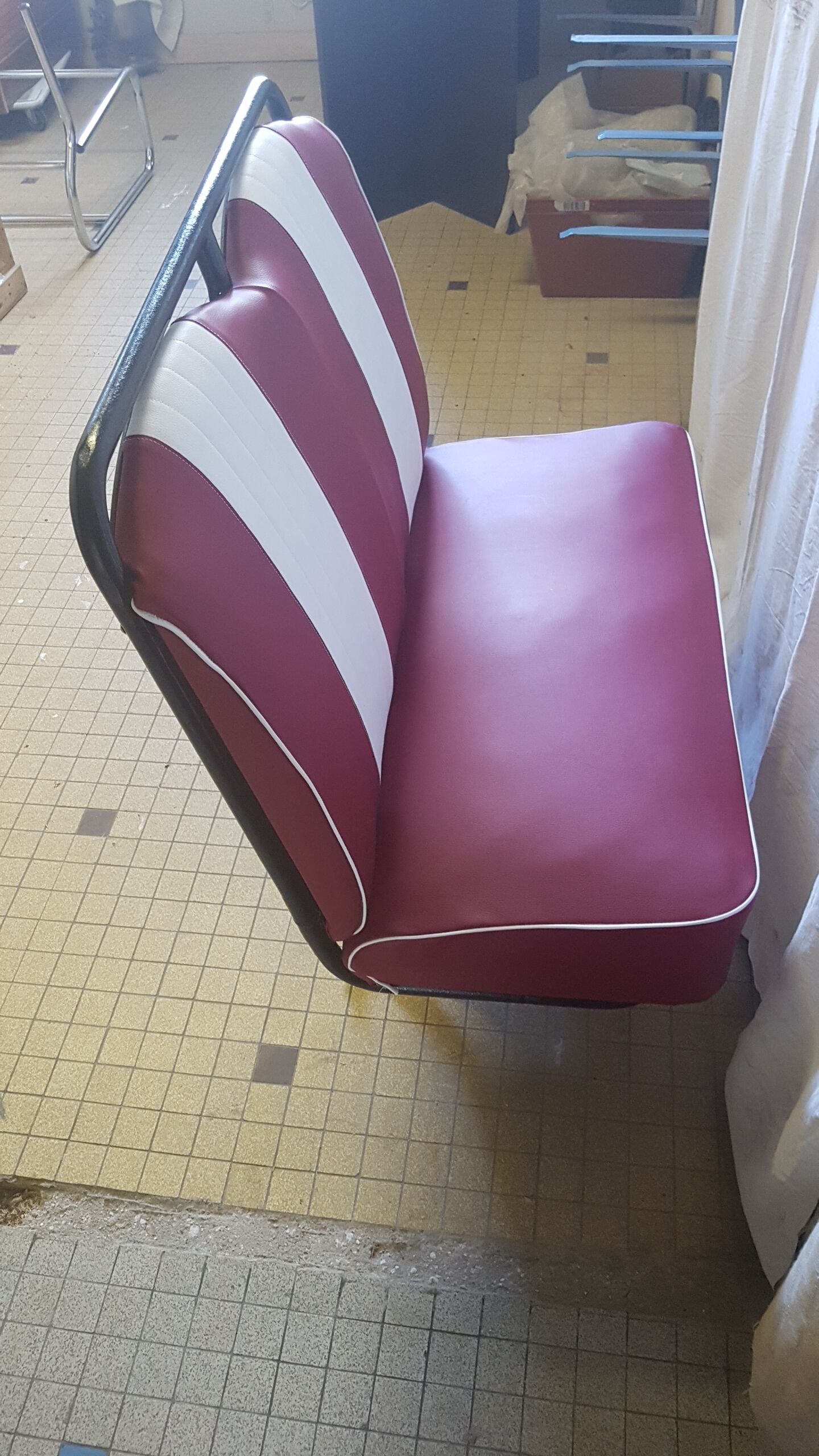 Banquette de bus années 30 relookée