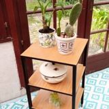 Serving table on casters