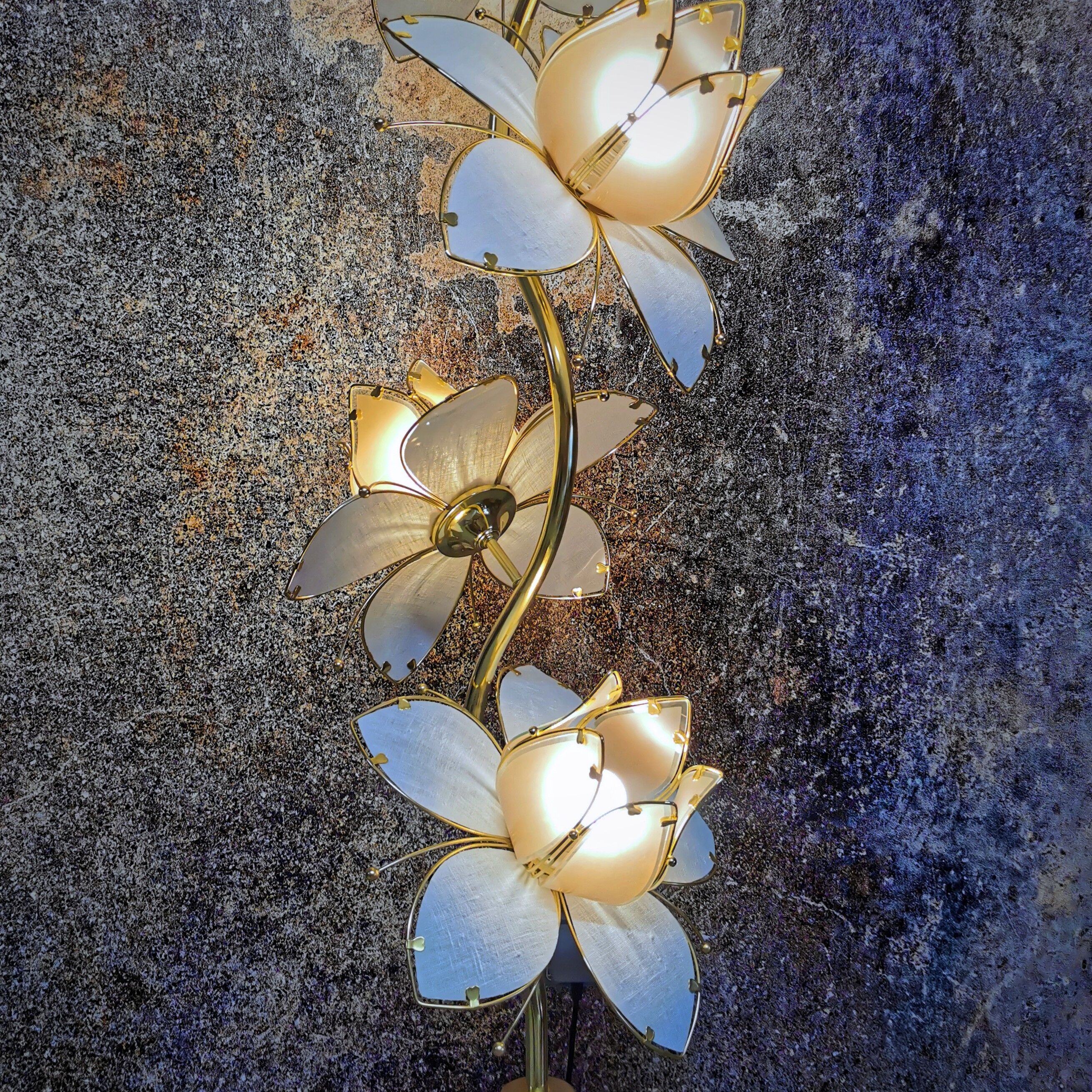 Italian design lotus lamp