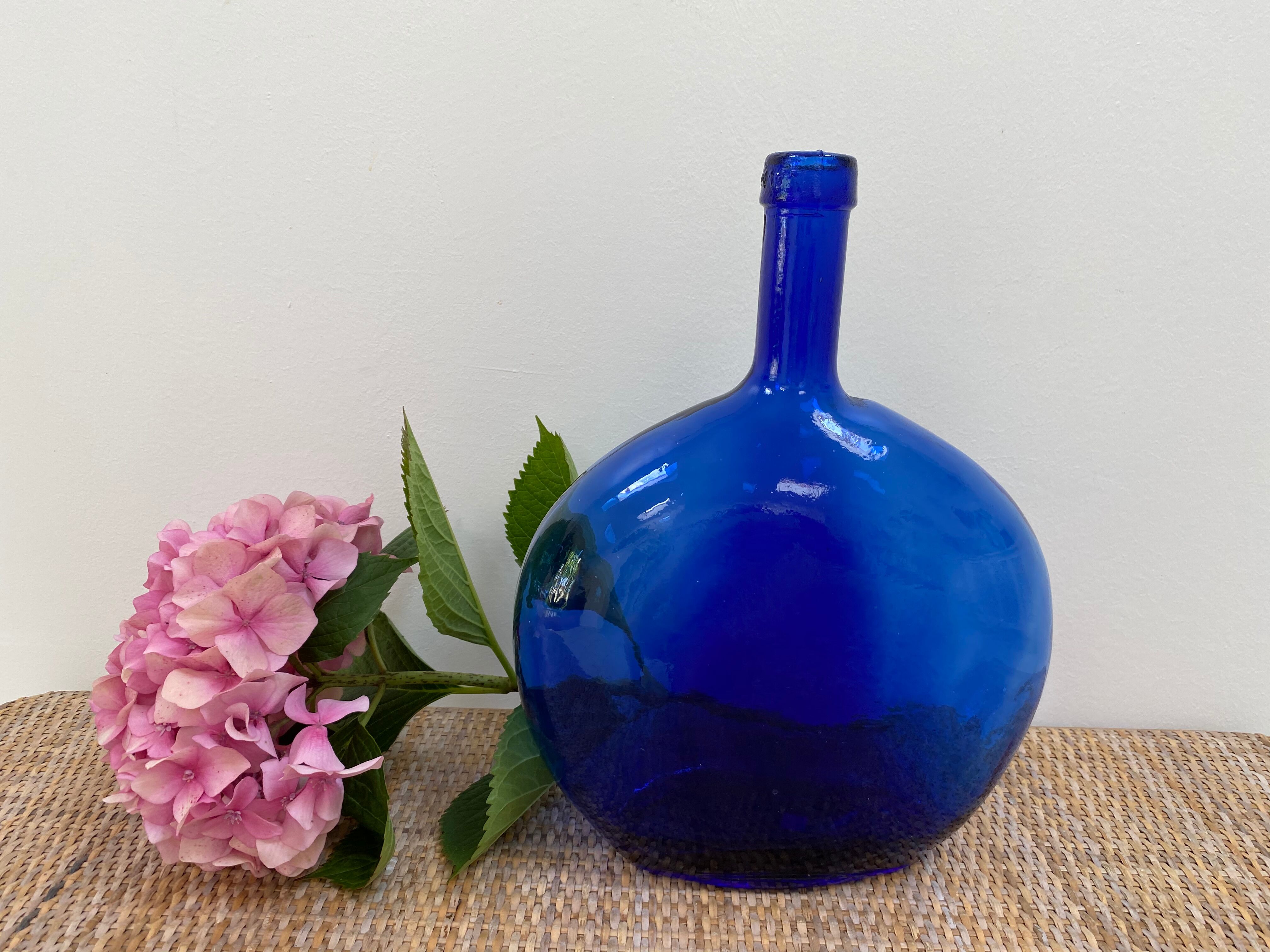 Carafe / vase / lady-jeanne in cobalt blue glass